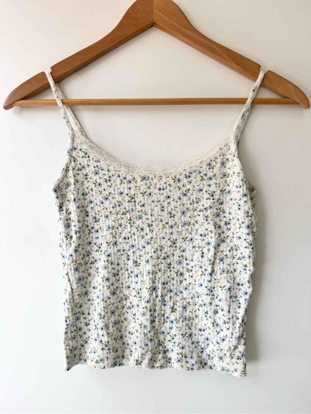 Brandy Melville John Galt Skylar Floral Lace Tank Top, White/Blue, Women’s Small - Picture 3 of 6